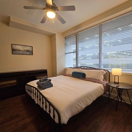Amazing Condos Beautiful View 2 Blocks To French Quarter, Small Rooftop Pool, Gym, Seanger Theater, Super Dome, And Bourbon St Νέα Ορλεάνη Δωμάτιο φωτογραφία