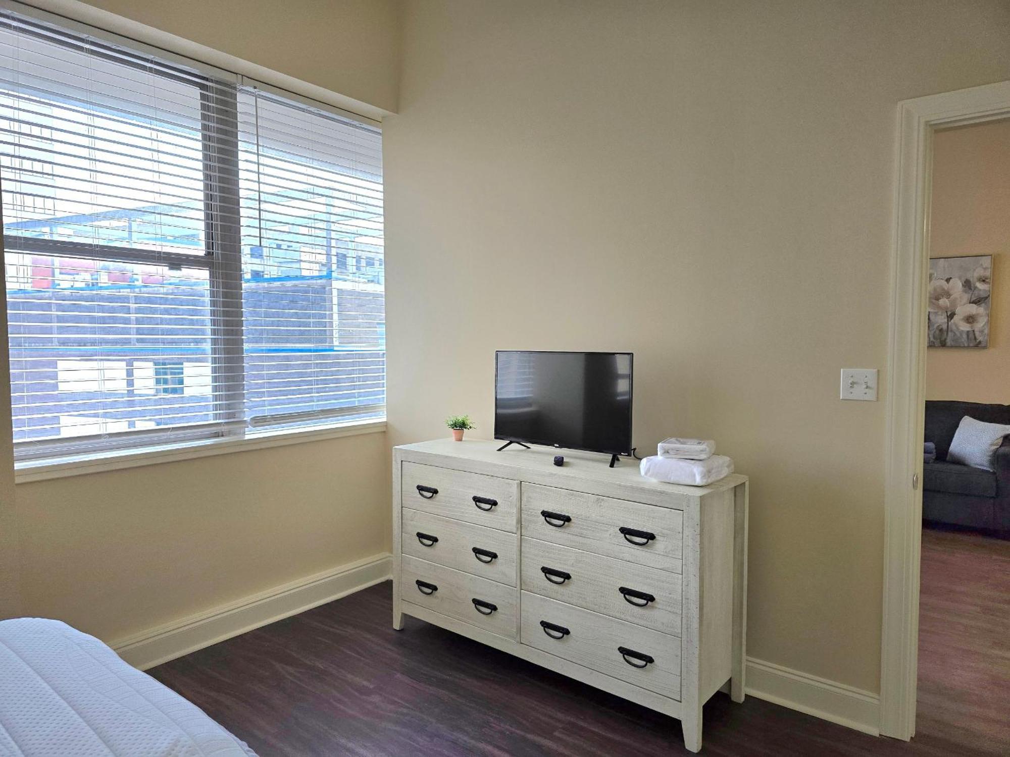 Amazing Condos Beautiful View 2 Blocks To French Quarter, Small Rooftop Pool, Gym, Seanger Theater, Super Dome, And Bourbon St Νέα Ορλεάνη Δωμάτιο φωτογραφία
