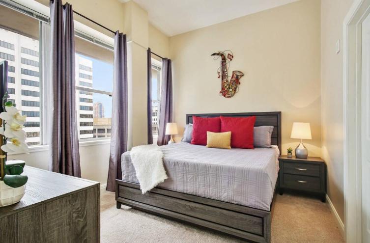 Amazing Condos Beautiful View 2 Blocks To French Quarter, Small Rooftop Pool, Gym, Seanger Theater, Super Dome, And Bourbon St Νέα Ορλεάνη Εξωτερικό φωτογραφία