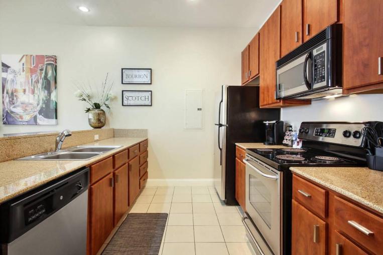 Amazing Condos Beautiful View 2 Blocks To French Quarter, Small Rooftop Pool, Gym, Seanger Theater, Super Dome, And Bourbon St Νέα Ορλεάνη Εξωτερικό φωτογραφία