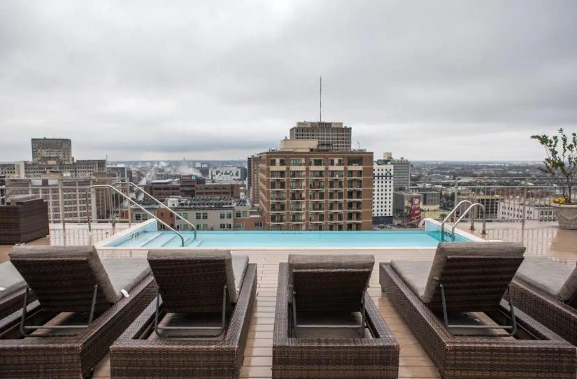 Amazing Condos Beautiful View 2 Blocks To French Quarter, Small Rooftop Pool, Gym, Seanger Theater, Super Dome, And Bourbon St Νέα Ορλεάνη Εξωτερικό φωτογραφία
