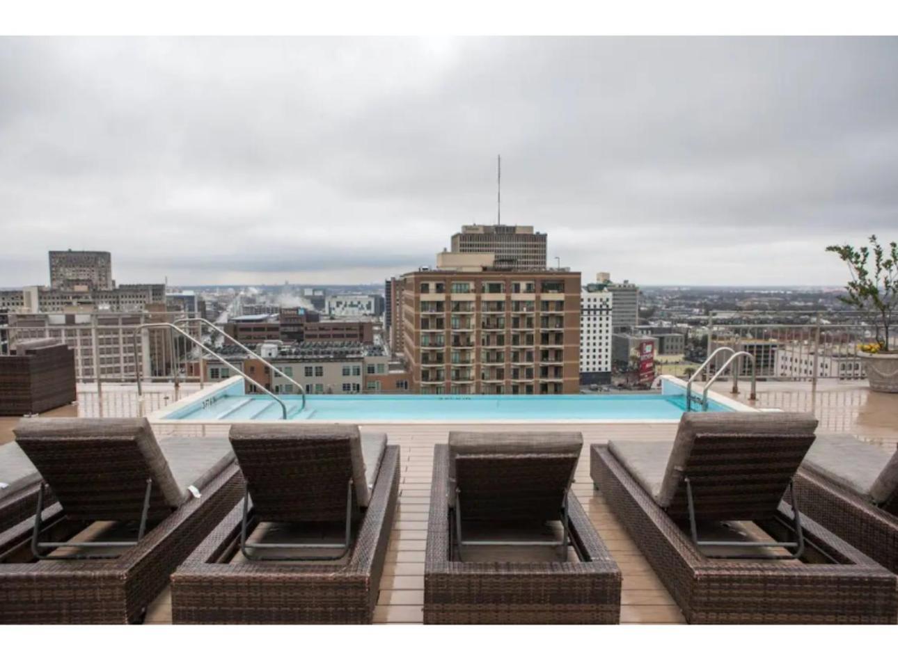 Amazing Condos Beautiful View 2 Blocks To French Quarter, Small Rooftop Pool, Gym, Seanger Theater, Super Dome, And Bourbon St Νέα Ορλεάνη Εξωτερικό φωτογραφία