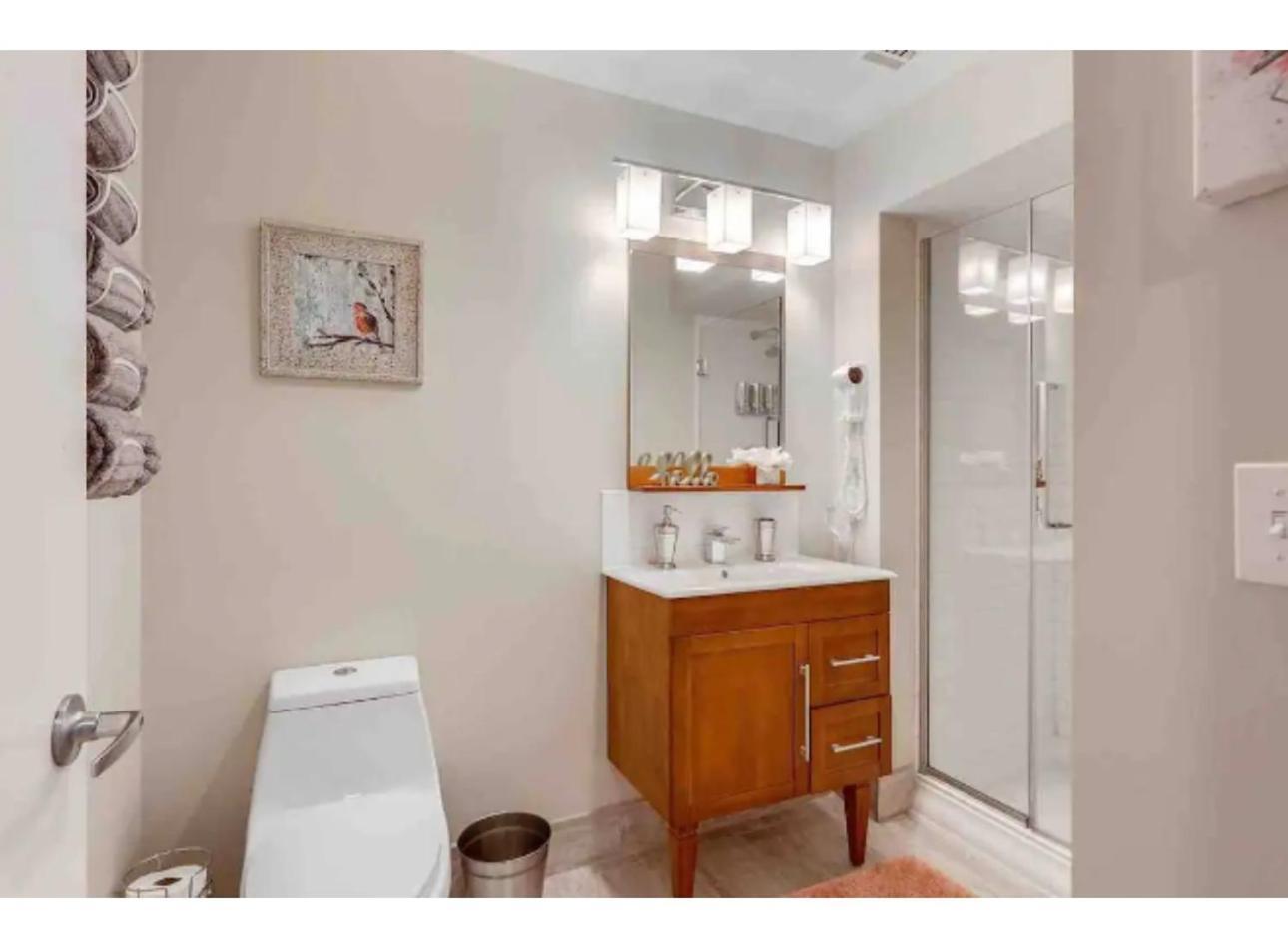 Amazing Condos Beautiful View 2 Blocks To French Quarter, Small Rooftop Pool, Gym, Seanger Theater, Super Dome, And Bourbon St Νέα Ορλεάνη Δωμάτιο φωτογραφία