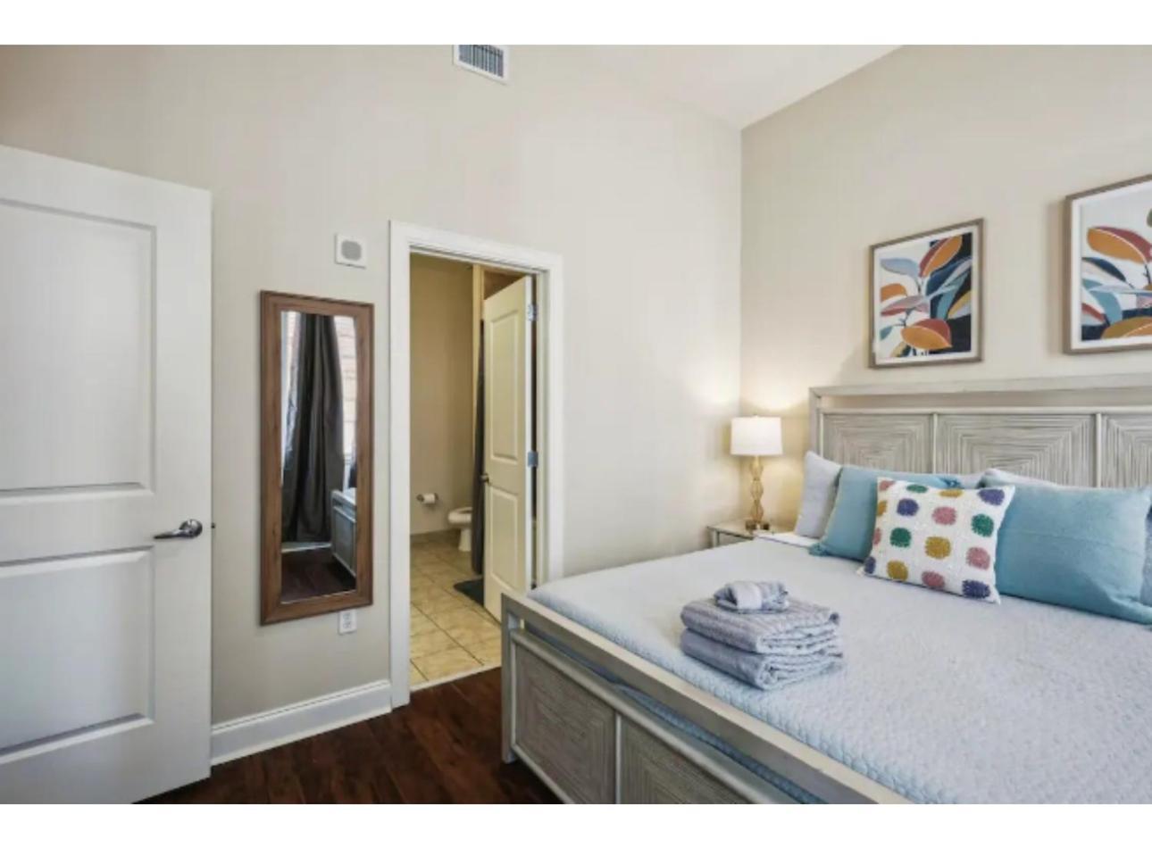 Amazing Condos Beautiful View 2 Blocks To French Quarter, Small Rooftop Pool, Gym, Seanger Theater, Super Dome, And Bourbon St Νέα Ορλεάνη Δωμάτιο φωτογραφία