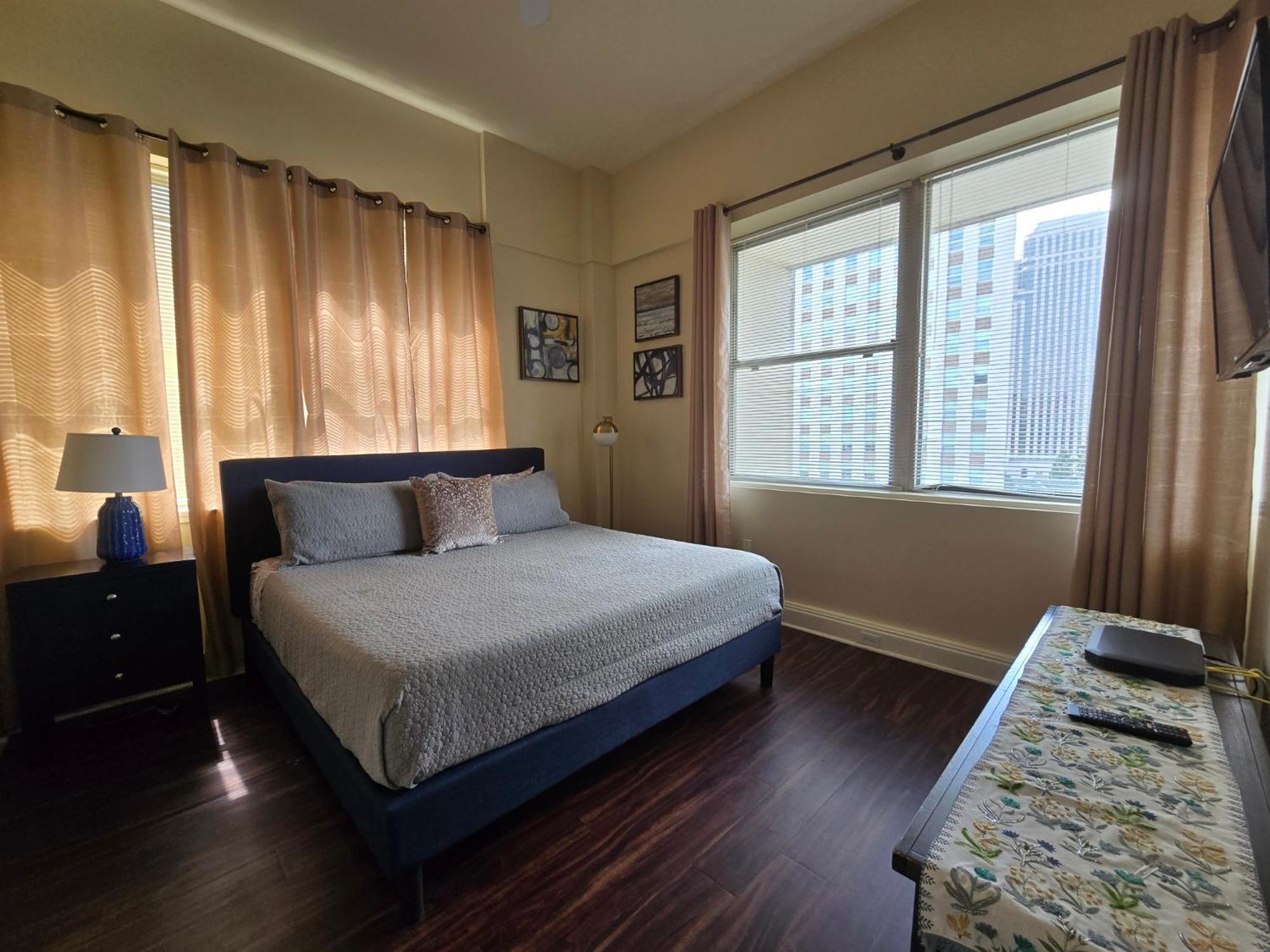 Amazing Condos Beautiful View 2 Blocks To French Quarter, Small Rooftop Pool, Gym, Seanger Theater, Super Dome, And Bourbon St Νέα Ορλεάνη Δωμάτιο φωτογραφία